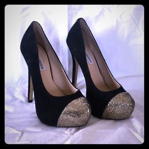 Steve Madden black suede heels w/ gold toe detail